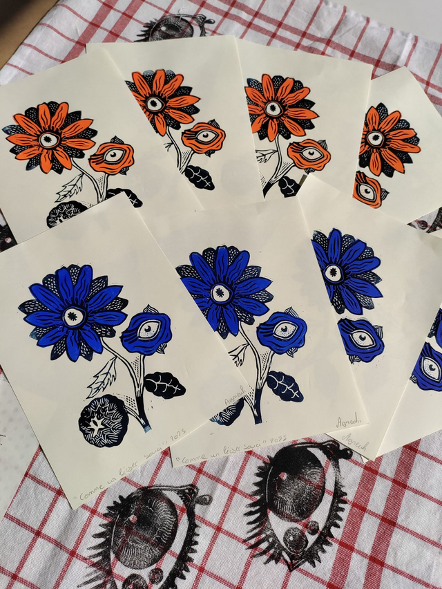 linogravure "fleur de souci" en couleur format 15 X 19.5cm bleu