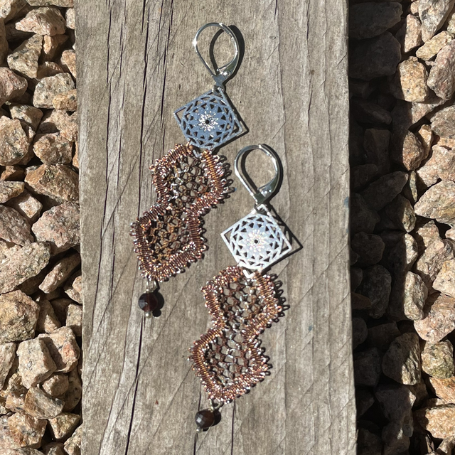 Boucles résille brun carrées brun argenté 