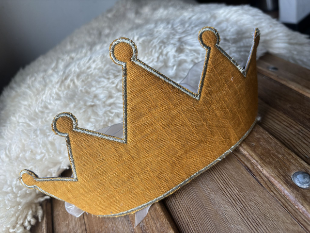 Couronne lin ocre et piqué de coton étoiles 