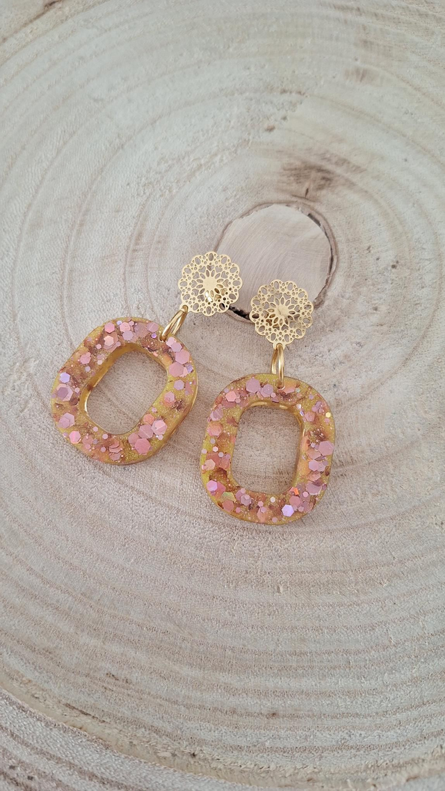 Boucles d'oreilles ovales jaune paillettes roses holographiques 
