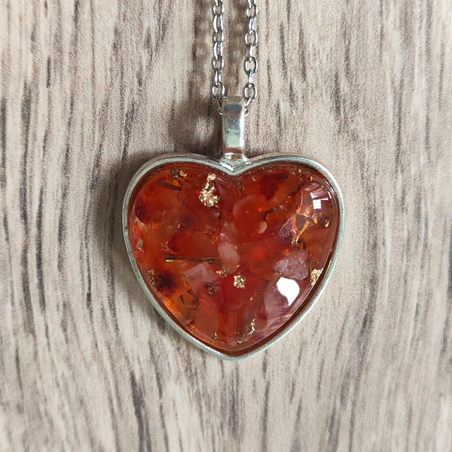 Orgonite pendentif cœur cornaline