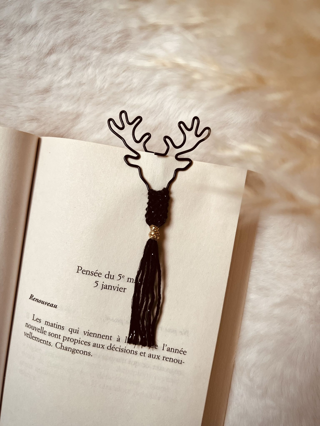 Marque-page en macramé cerf 