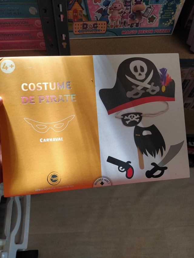 COSTUME DE PIRATE