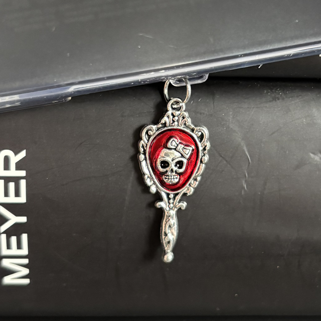 Red Skull Mirror Kindle Charm