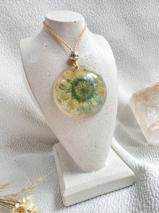 Colar Flor Envelhecida pra Conexão Divina