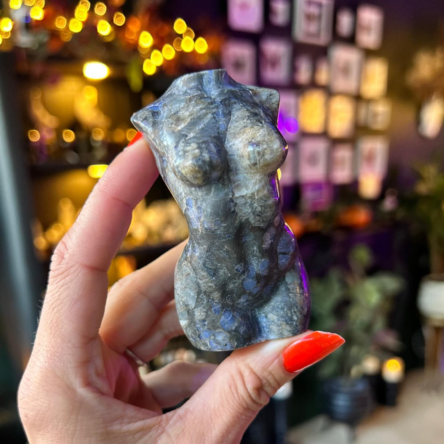 Que Sera Goddess Carving 