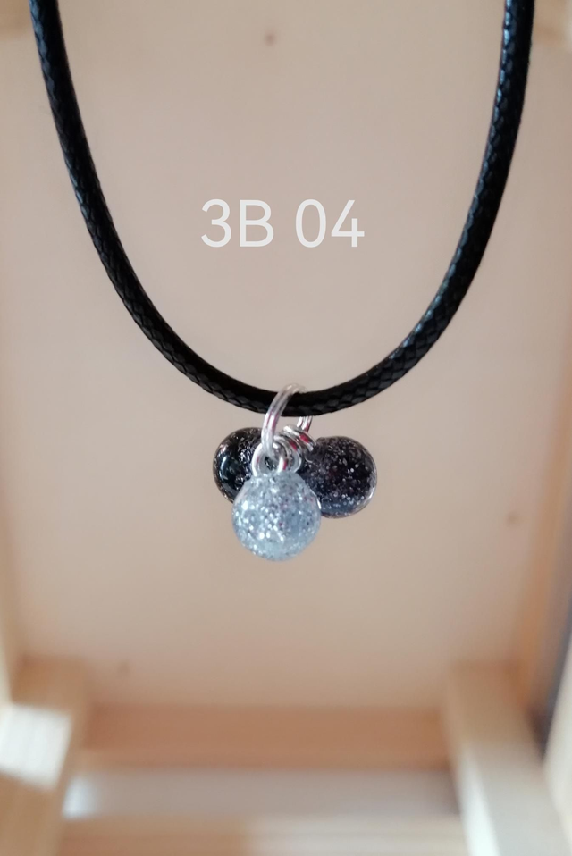 Collier 3B 04
