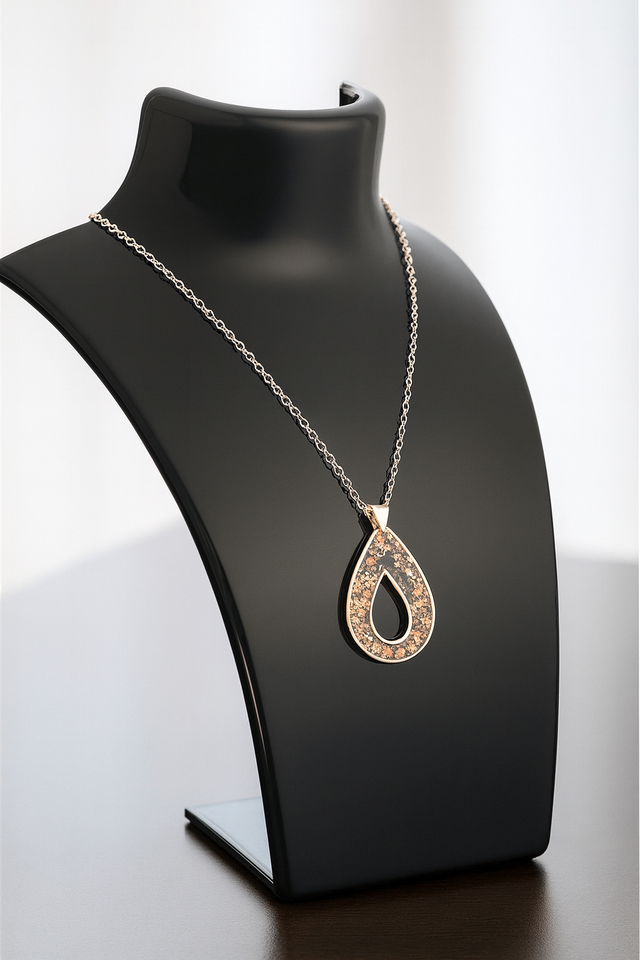 ✨ Náhrdelník „Kapka elegance“ 💎