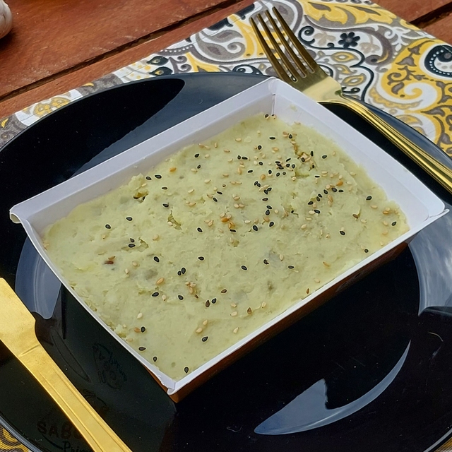 Escondidinho de Frango c/ Requeijão e Purê de batata doce