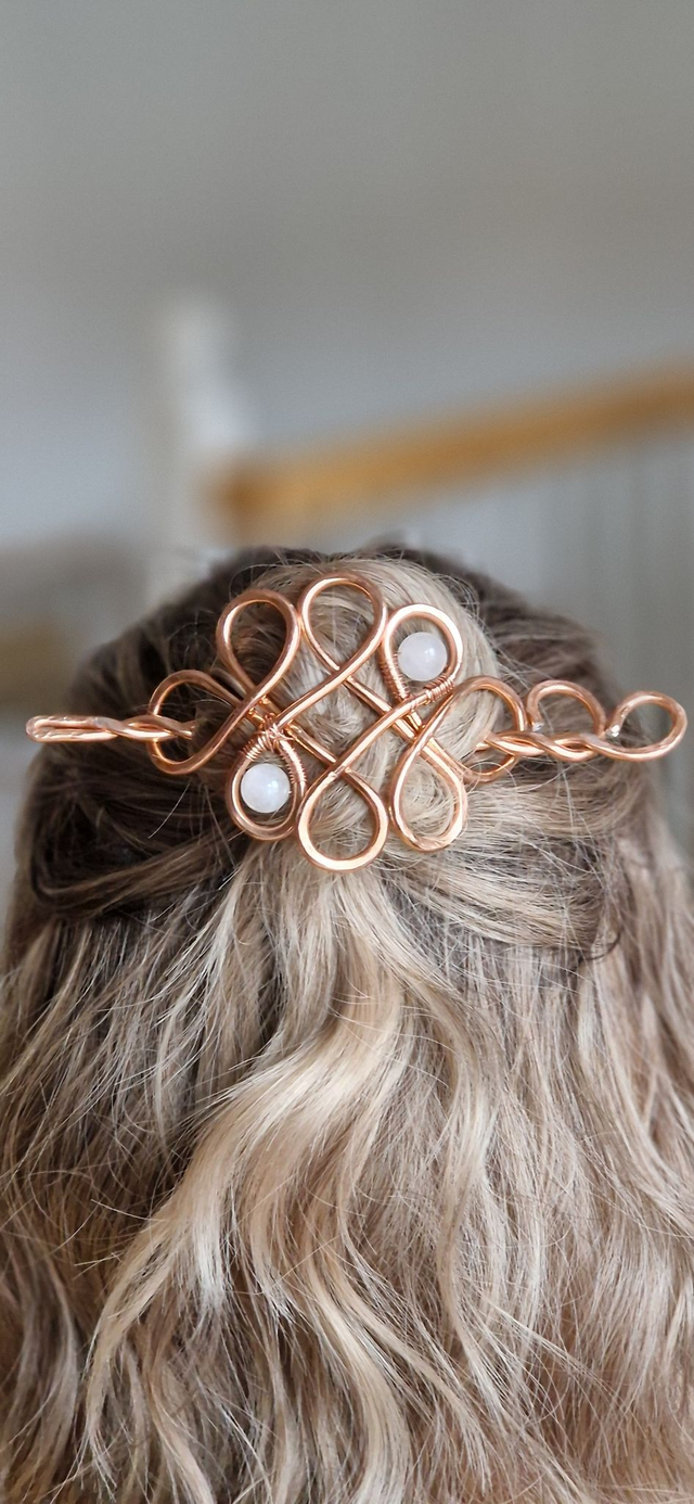Haarschmuck Keltischer Knoten in Kupfer mit Mondstein    Edelsteine