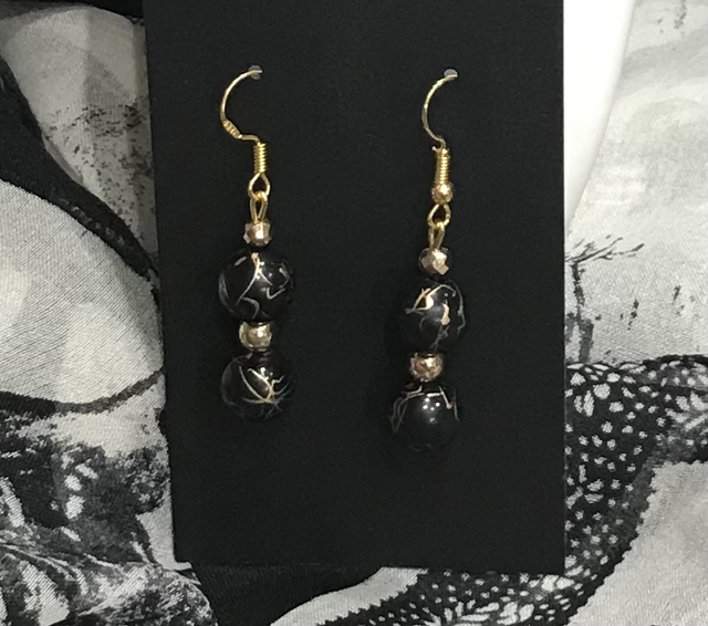 Black Dangling Earrings - BLKDE02