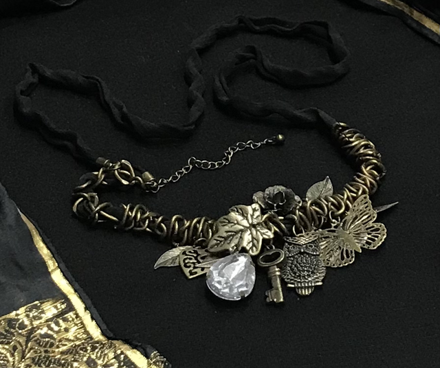 Black Gold Vintage Necklace - NEC58