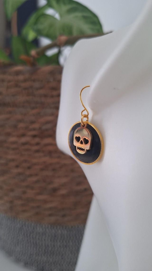 Boucles oreilles crâne Halloween dorée/noire