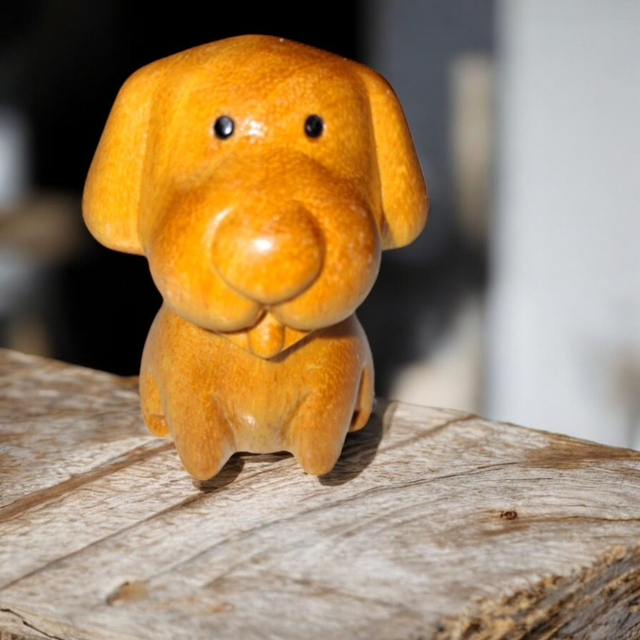 Echtholzfigur Hund handgeschnitzt
