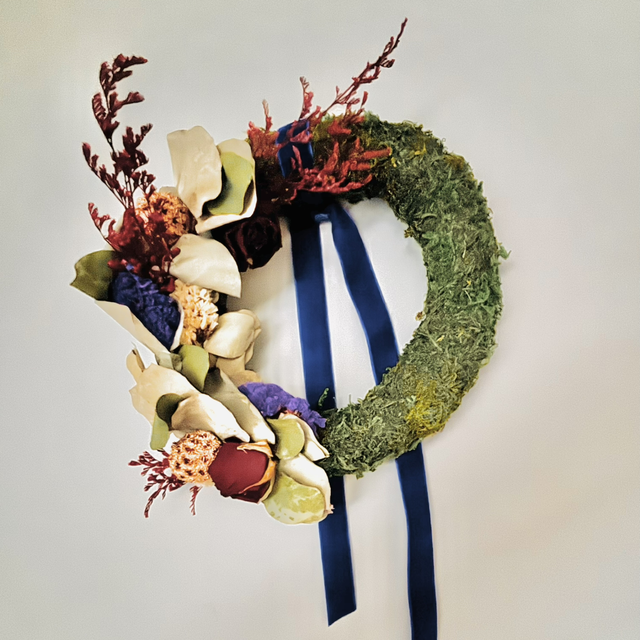 Rose and purple statice style moss wreath (20cm) 