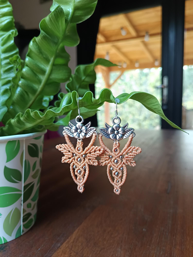 Boucle d'oreille orange pale 