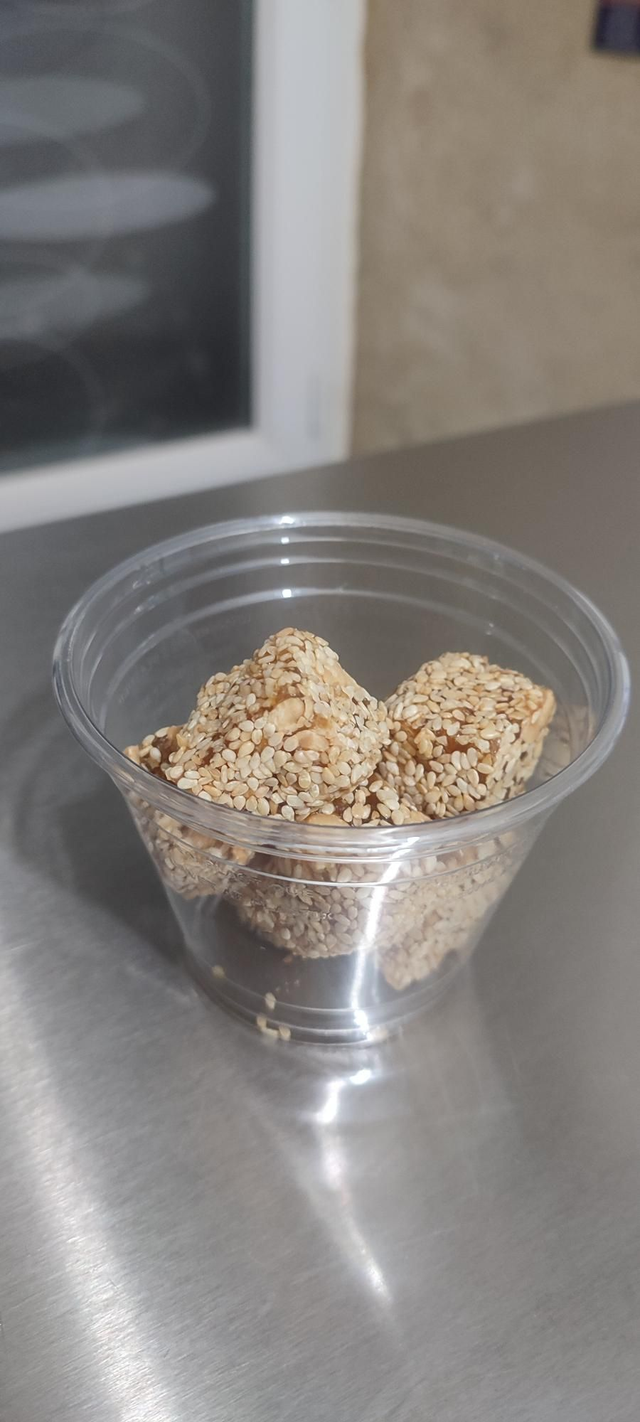 Nougat mou aux sésames et cacahuètes