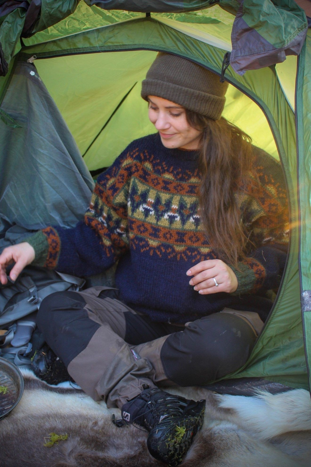 Arctic Summer Sweater Kit - Col 02 (Navy Blue Lettlopi) - Wool &amp; Pattern - Linka Neumann