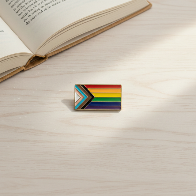 Pin's drapeau inclusif