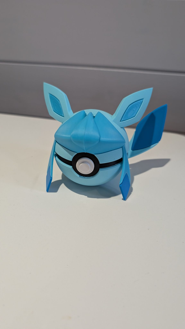 Glaceon Pokeball