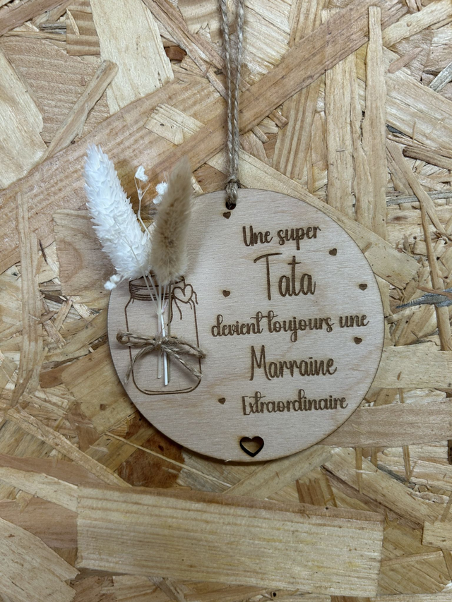 Plaque en bois "une super tata" avec fleurs séchées  