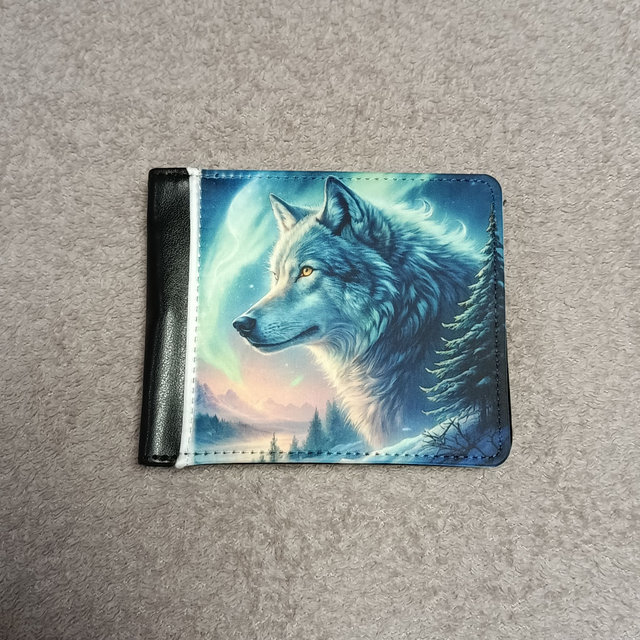 Loup dans les montagnes