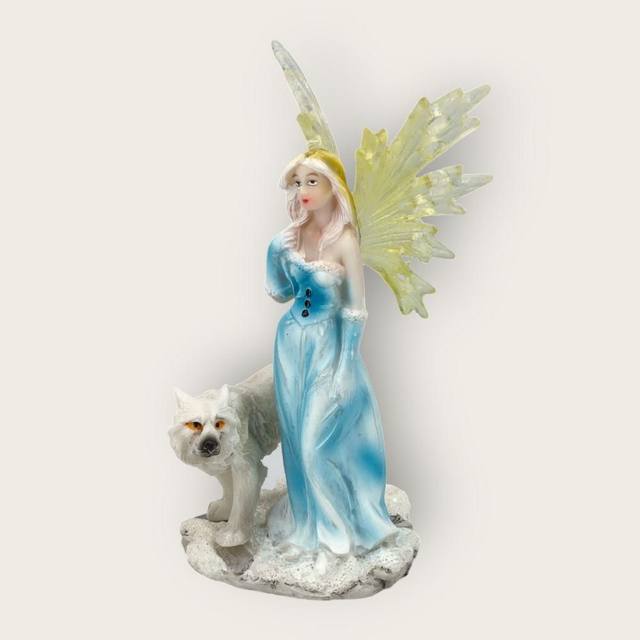 Petite fée avec loup