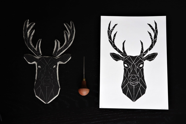 Linogravure A4 Cerf Géométrique