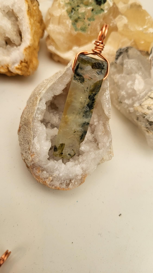 Morganite pendant - medium