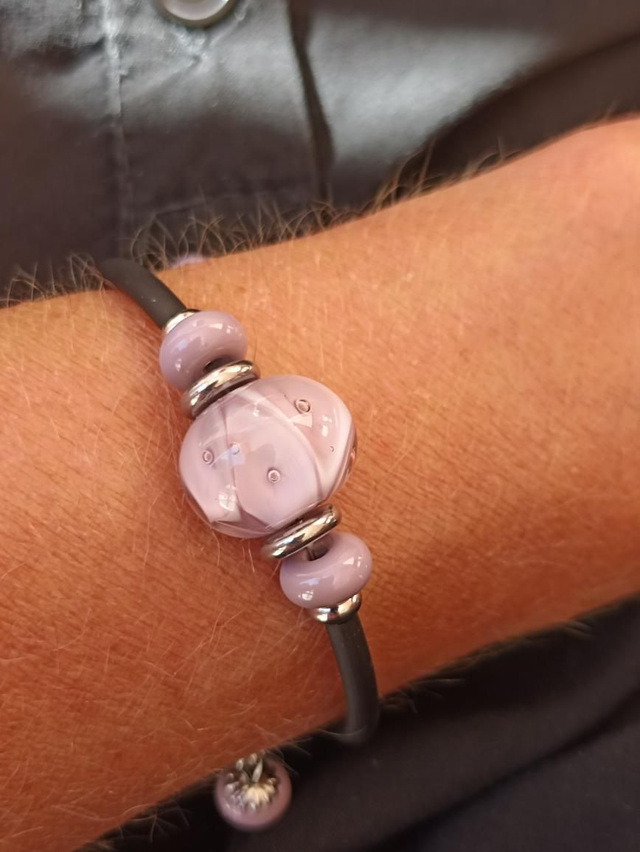 Bracelet violet en verre filé au chalumeau 