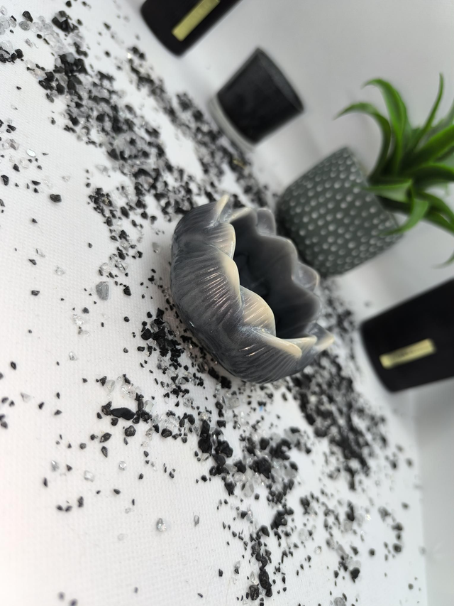 Bougeoir fleur de lotus blanc nacré et gris 