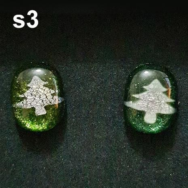 S3 Green Xmas tree glass stud earrings 