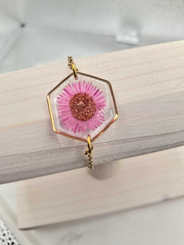 Pink Daisy bracelet