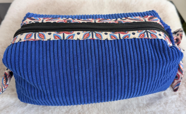 Trousse de toilette velours côtelé bleu 