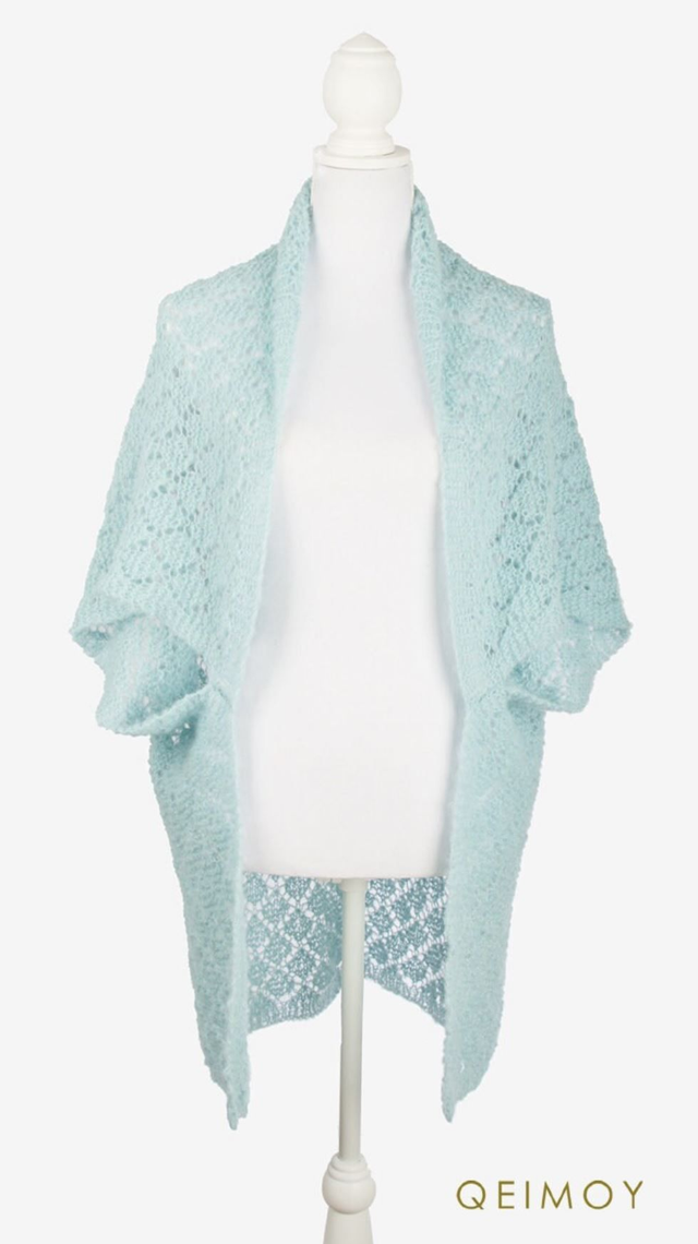 Handgebreid vest met kantpatroon - zeegroen zacht en luxe 