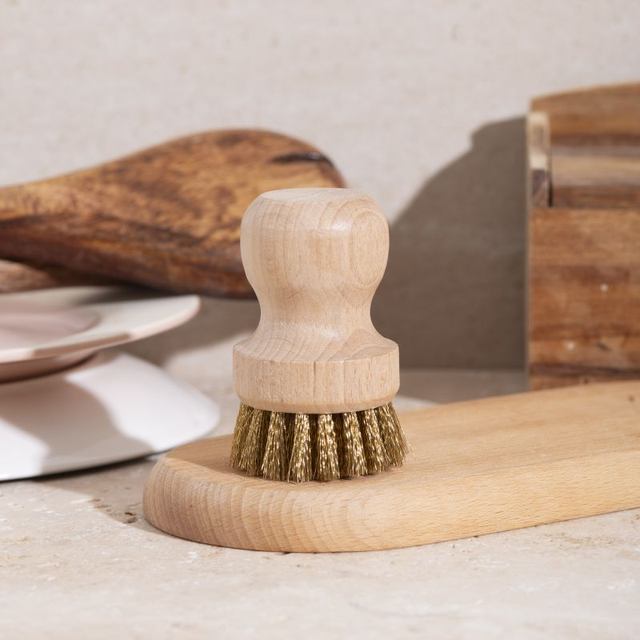 Brosse vaisselle ergonomique pour casserole