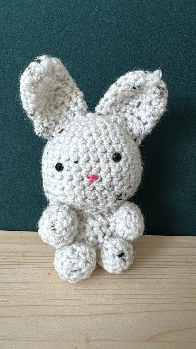 Small Woven Rabbit - Design 2