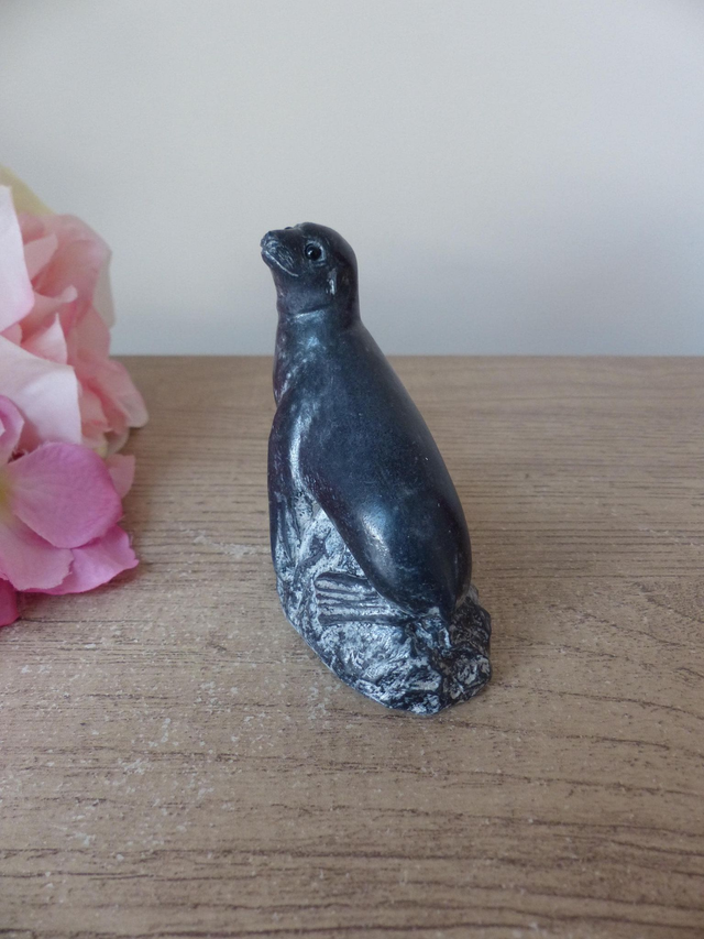 Figurine petit phoque sculpté en pierre de savon Wolf Original Canada, sculpture inuit otarie lion de mer, collection bébés animaux pierre